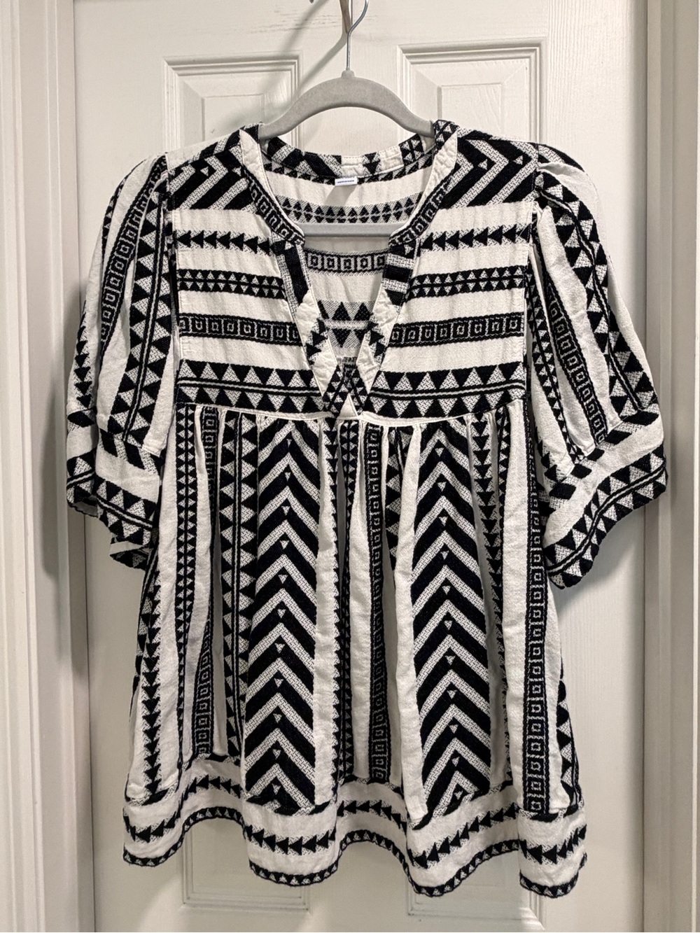 Old Navy Black & White Geometric Boho Top size Large tall